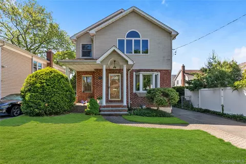 1602 Imperial Ave, North Hempstead, NY 11040