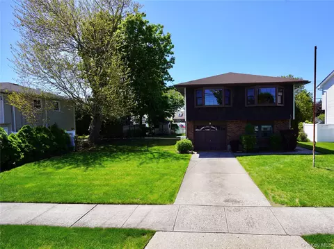 9 John St, Bethpage, NY 11714