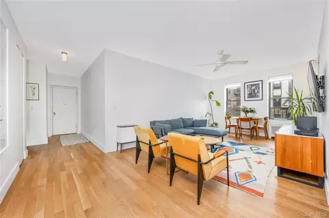 35 Crown St #5A, Brooklyn, NY 11225