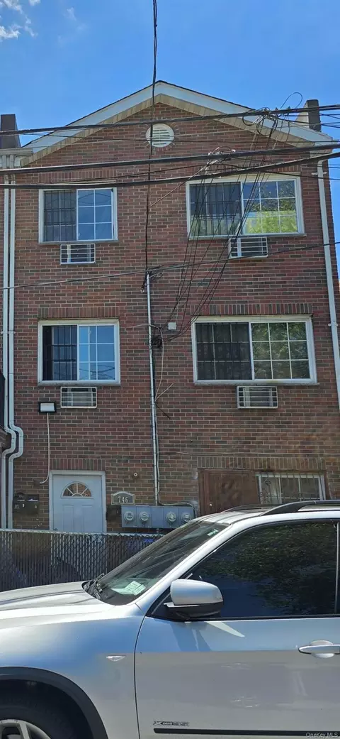 746 E 227th St, New York, NY 10466
