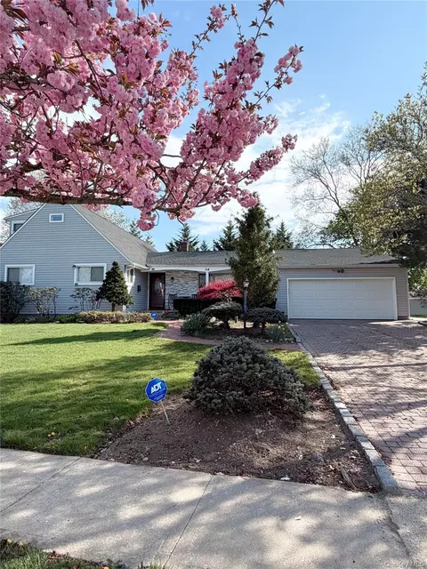 54 Ivy Dr, Jericho, NY 11753