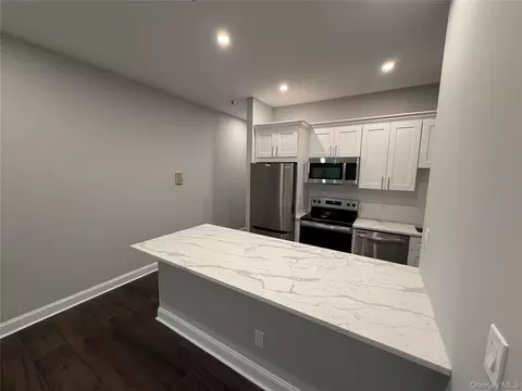 100 Clarewood Dr #2K, Greenburgh, NY 10706