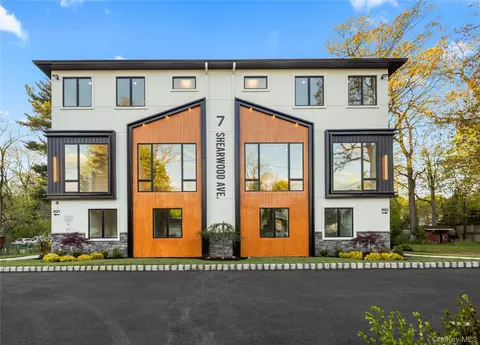 7 Sherwood Ave #202, Ramapo, NY 10977