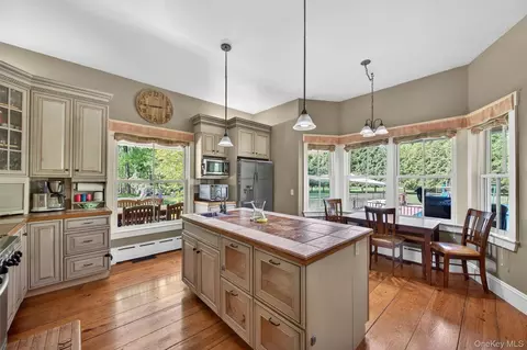 Kitchen - 34 Sycamore Dr, Shawangunk, NY 12589 photo 1 of 5