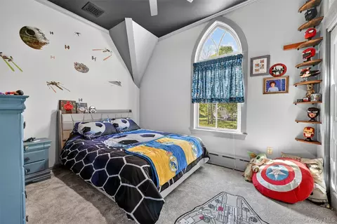 Bedroom - 34 Sycamore Dr, Shawangunk, NY 12589 photo 5 of 6