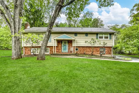32 Charlotte Dr, Ramapo, NY 10977
