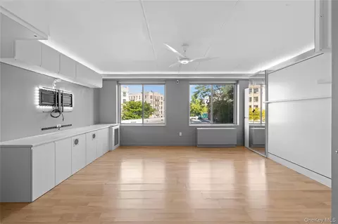715 Fox St #4H, New York, NY 10455