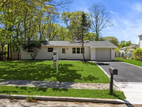 108 Avenue B, Holbrook, NY 11741