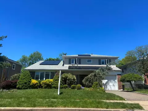 2187 Clover Ct, East Meadow, NY 11554