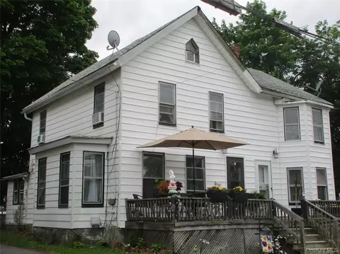 14 West St, Port Jervis, NY 12771