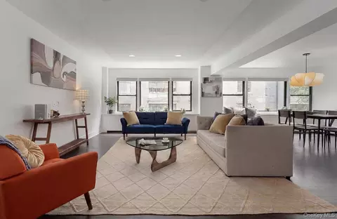 55 E 9th St #3M, New York, NY 10003