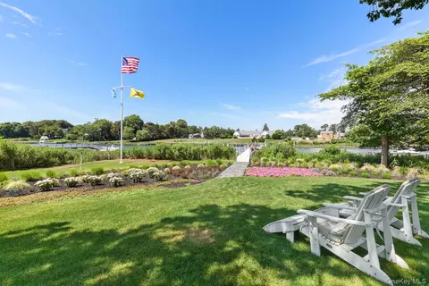 144 Springville Rd, Hampton Bays, NY 11946