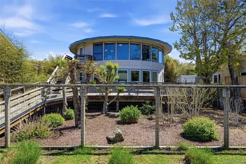 583 Bayberry Walk, Ocean Beach, NY 11770