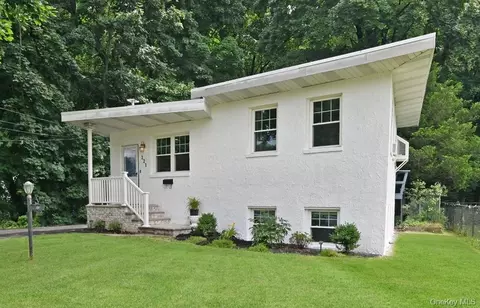 221 Lakeview Dr, Ridgewood, NJ 07450