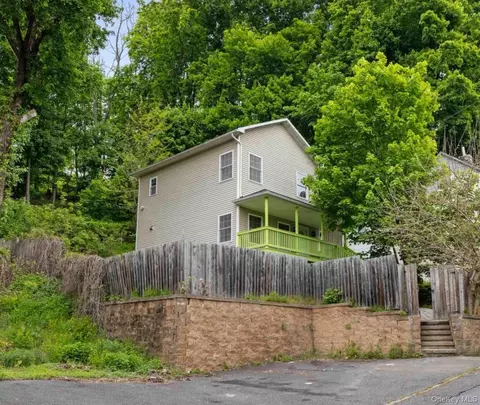 61 Hudson St, Kingston, NY 12401