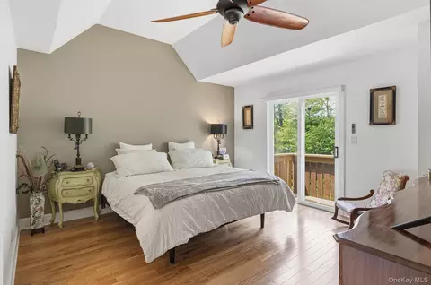Bedroom - 6 Spring Pond Dr, Ossining, NY 10562 photo 1 of 6