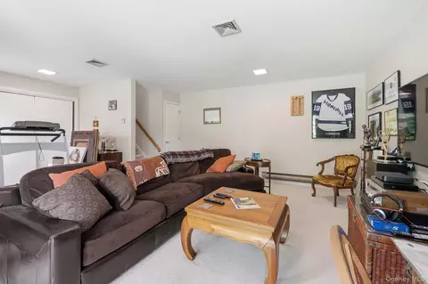 Other - 6 Spring Pond Dr, Ossining, NY 10562 photo 3 of 16