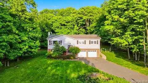 31 Laura Rd, Monroe, NY 10950