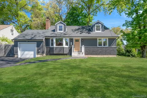81 E 24th St, Huntington Station, NY 11746