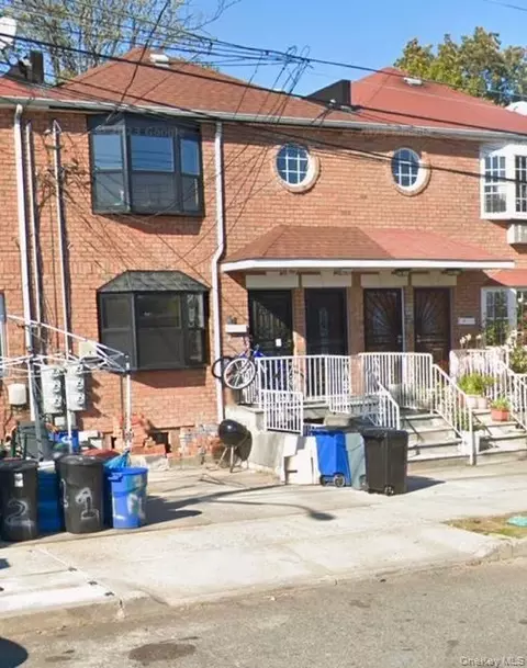 17817 107th Ave, New York, NY 11433