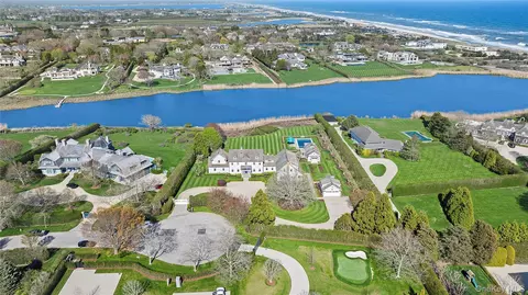 155 Duck Pond Ln, Southampton, NY 11968