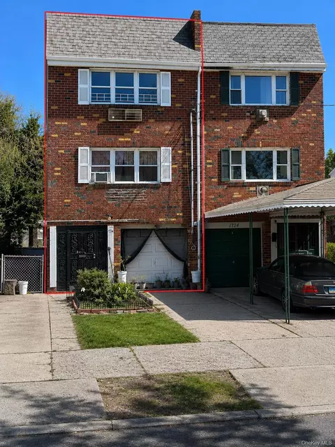 1726 Plainview Ave, Far Rockaway, NY 11691