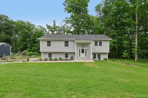 2853 Hedwig Dr, Yorktown, NY 10598