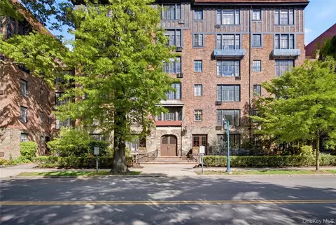20 Continental Ave #1K, New York, NY 11375