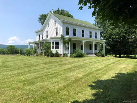 181 Huguenot St, New Paltz, NY 12561