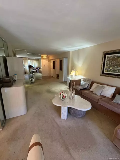 151-15 84th St #3H, New York, NY 11414