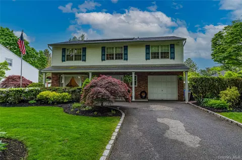 32 Dressler Rd, Greenlawn, NY 11740
