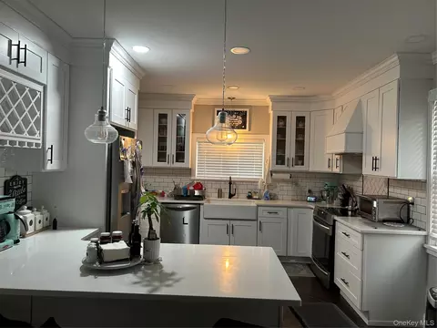 324 Hayward Ave, Mount Vernon, NY 10552