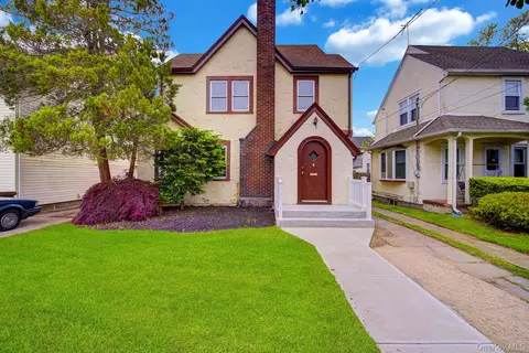 234 Sycamore St, West Hempstead, NY 11552