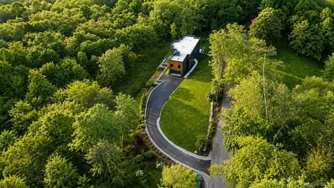 41 Mead Rd, North Castle, NY 10504