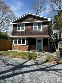 106 Lewis Rd, East Quogue, NY 11942