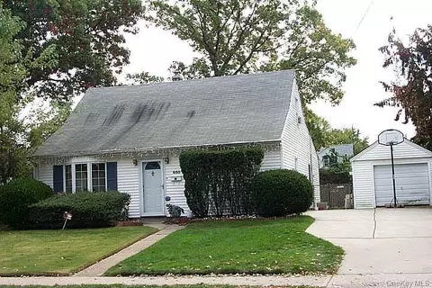 650 Eagle Ave, West Hempstead, NY 11552