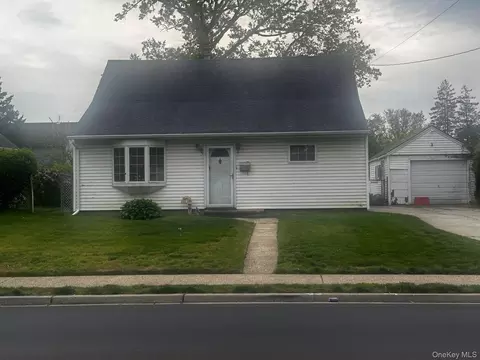 650 Eagle Ave, West Hempstead, NY 11552