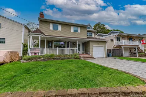 313 Waterside Rd, Northport, NY 11768