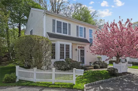 65 Eldorado Ct, Greenburgh, NY 10603