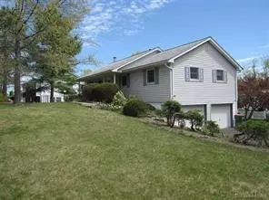 143 Riverview Dr, Fishkill, NY 12524 photo 1