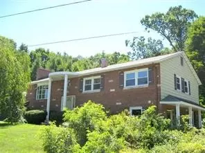 2 Hagan Dr, Poughkeepsie, NY 12603 photo 1