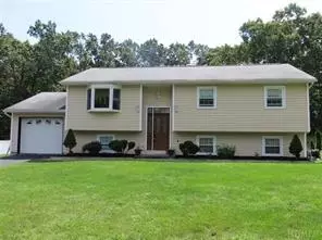191 Riverview Dr, Wappinger, NY 12524 photo 1