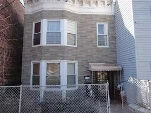 732 E 227 St, New York, NY 10466 photo 1
