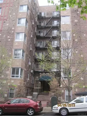 4445 Post Rd #5 J, Bronx, NY 10471 photo 1
