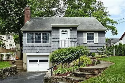 88 Overlook Dr, Mount Pleasant, NY 10595 photo 1