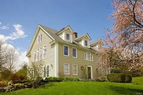 25 Sutton Rd, Warwick, NY 10990 photo 1
