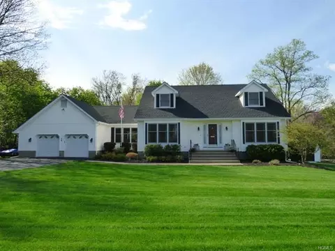 12 Golf Stream Dr, Cornwall, NY 12518 photo 1