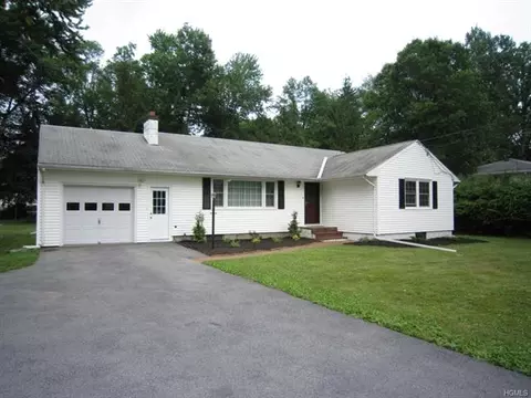 47 Spring Rd, Poughkeepsie, NY 12601 photo 1