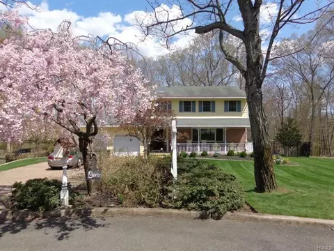 4 Leaf Ct, Ramapo, NY 10901 photo 1