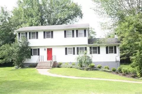 2 Beech Ln, Hamptonburgh, NY 10916 photo 1